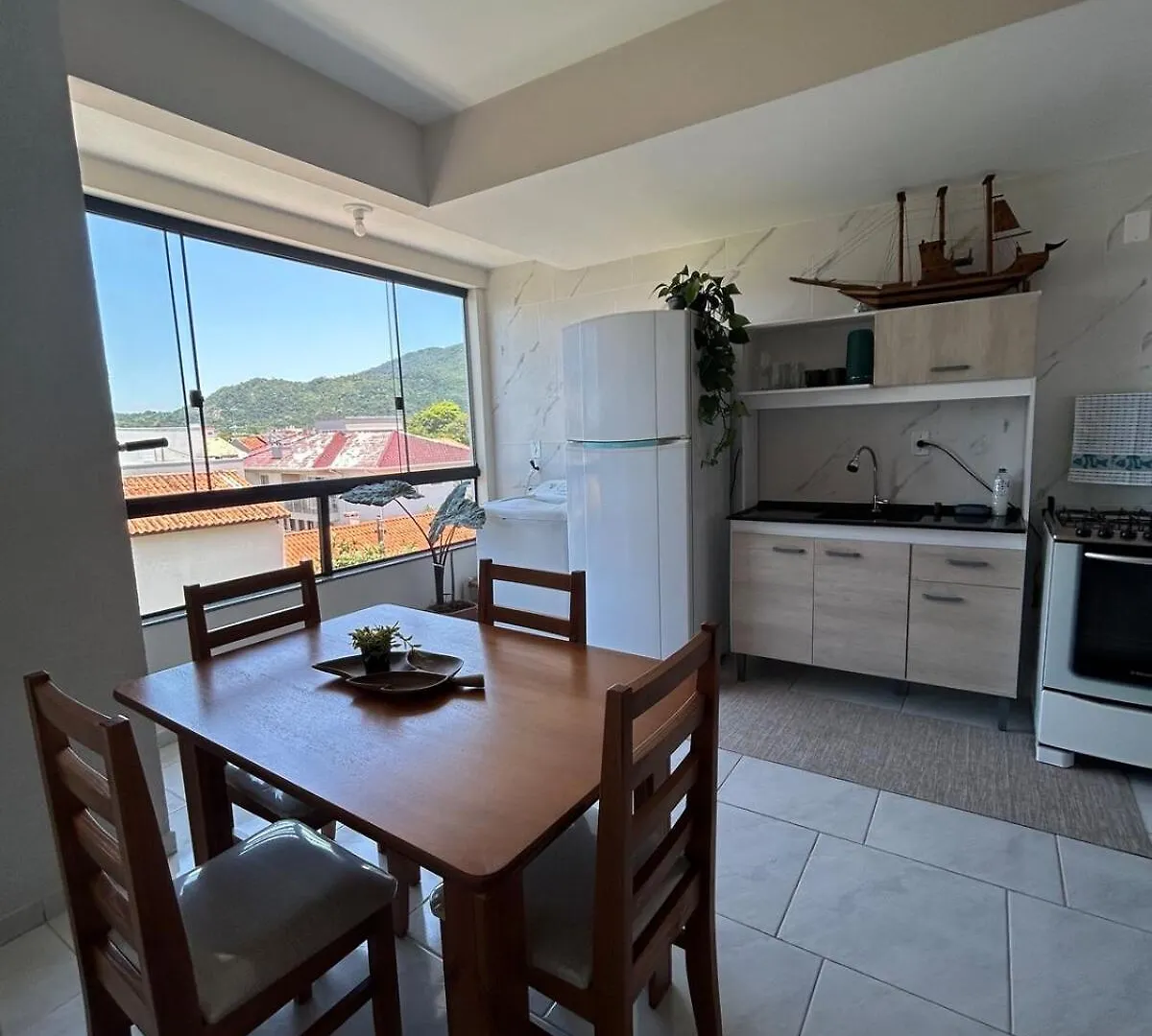 Apto De 2 Quartos Na Praia Dos Ingleses Florianopolis